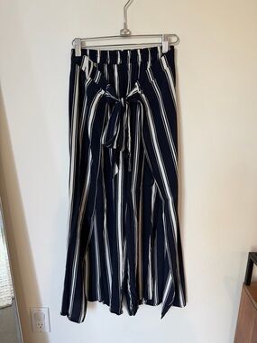 Faithfull the Brand Navy and White Striped Wide-Leg Pants